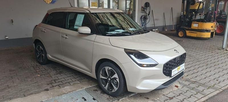 Neu Suzuki Swift Comfort+ 83 PS (61 kW) 2025 Beige Limousine