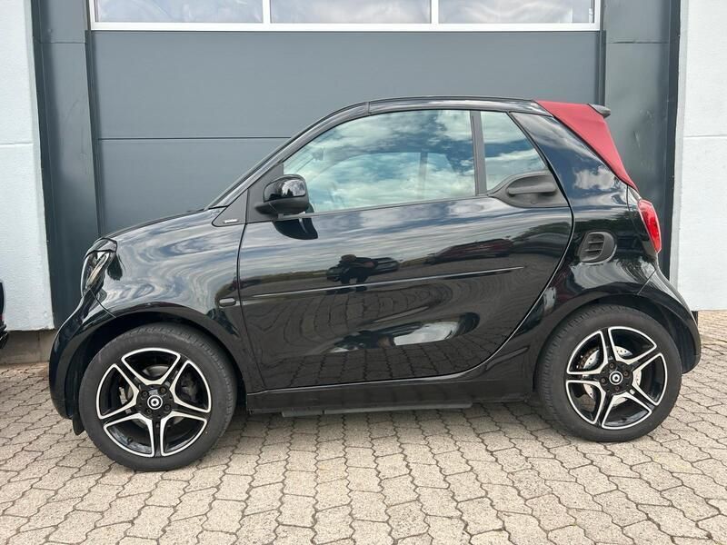 Schwarz Gebraucht 2016 Smart ForTwo Cabrio Cabrio | 13.800 € (Fairer Preis) - Bild 1/4