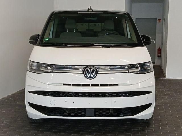 Second-hand VW Multivan Edition 150 CP (110 kW) 2024 Alb Monovolum