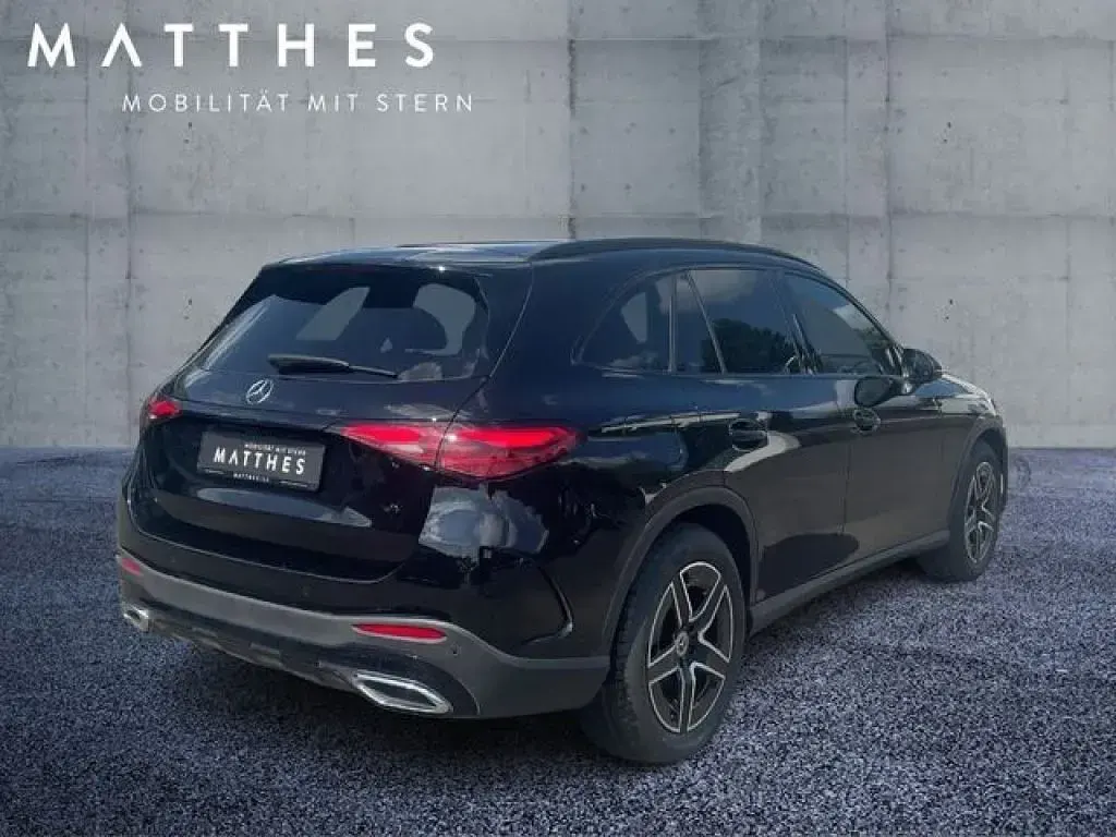 Gebraucht Mercedes GLC220 AMG 197 PS (144 kW) 2025 Schwarz SUV