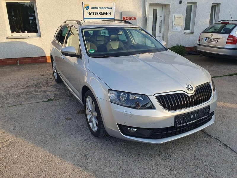 Brilliant/ brilliantsilber Gebraucht 2014 Skoda Octavia Elegance Kombi | 9.990 € (Guter Preis) - Bild 1/4