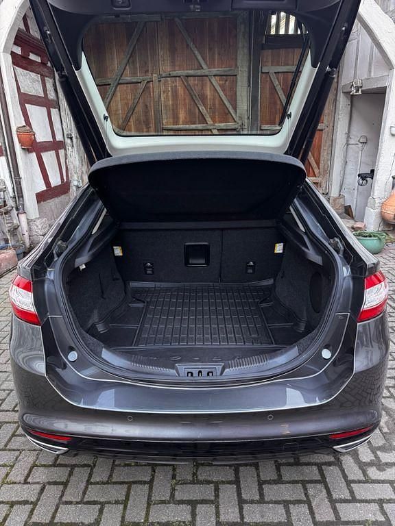 Gebraucht Ford Mondeo Titanium 179 PS (131 kW) 2015 Grau Limousine