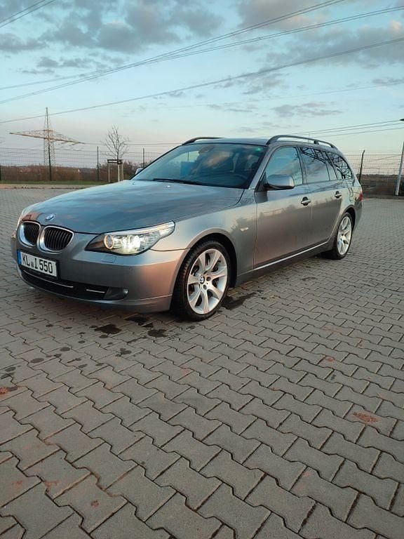 Gebraucht BMW 550 367 PS (269 kW) 2008 Grau Kombi