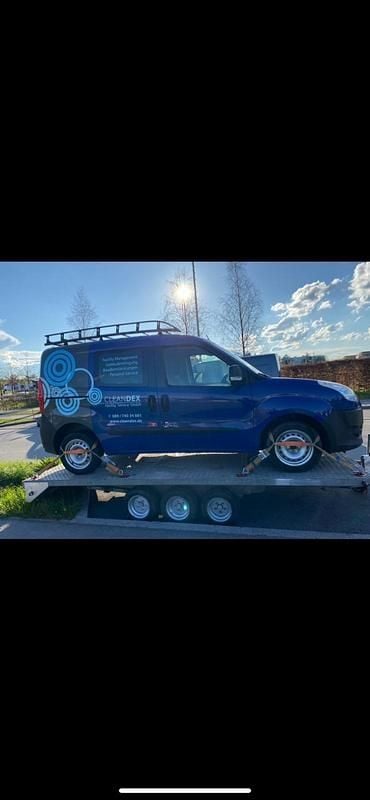 Gebraucht Fiat Doblò 70 PS (51 kW) 2014 Blau Van / Kleinbus