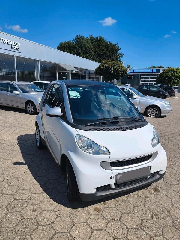 Weiß Gebraucht 2012 Smart ForTwo Coupé Kleinwagen | 2.900 € (Superpreis) - Bild 1/4