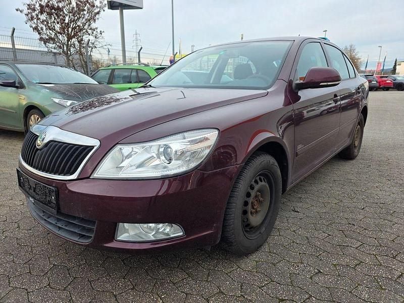 Rot Gebraucht 2011 Skoda Octavia Family Limousine | 2.490 € (Superpreis) - Bild 1/4