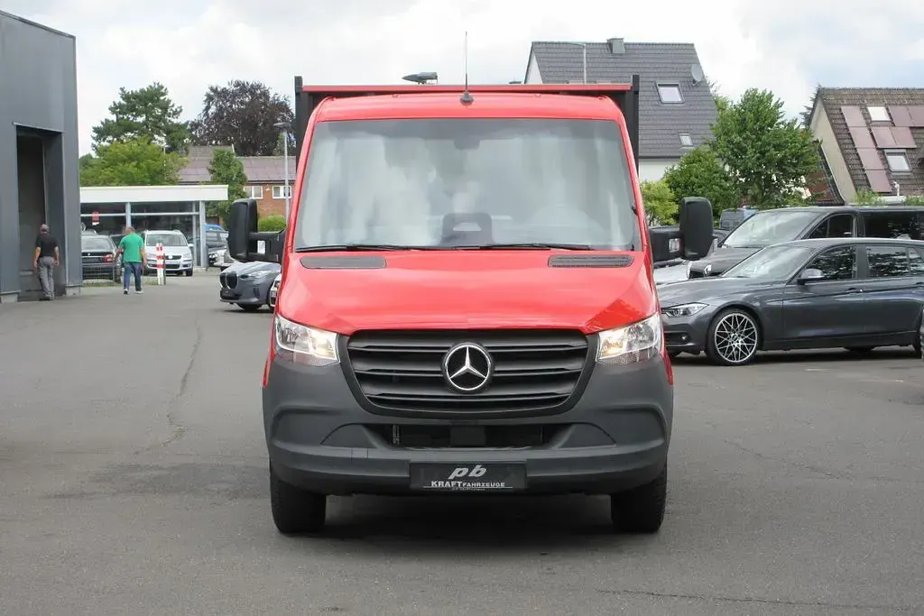 Gebraucht Mercedes Sprinter 170 PS (125 kW) 2025 Rot Van