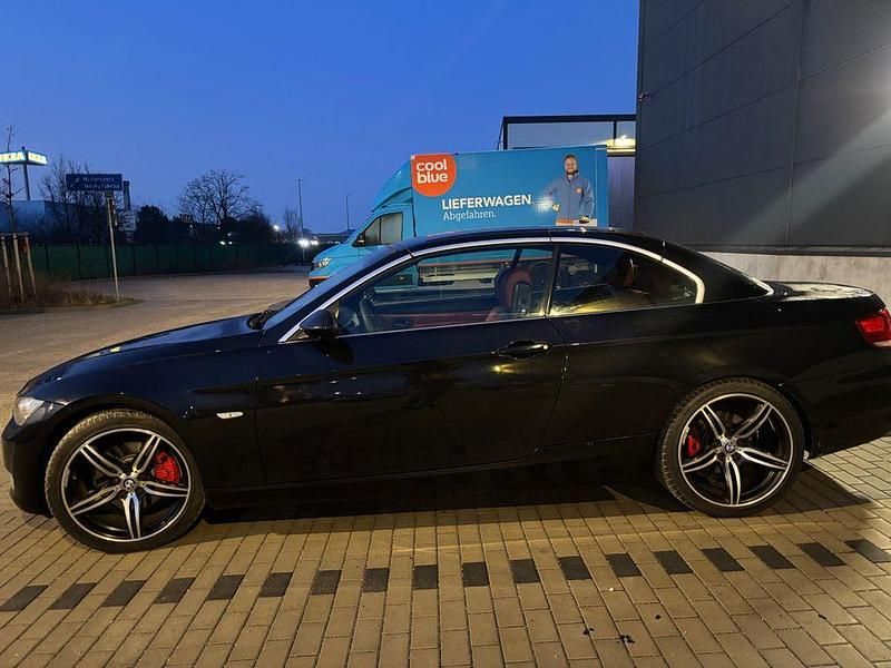 Gebraucht BMW 325 Cabriolet 218 PS (160 kW) 2007 Schwarz Cabrio
