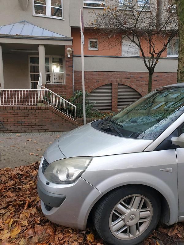 Gebraucht Renault Scénic II 150 PS (110 kW) 2007 Silber Van / Kleinbus