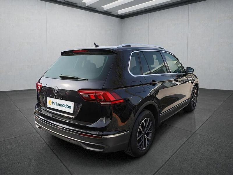 Gebraucht VW Tiguan 150 PS (110 kW) 2022 Schwarz SUV