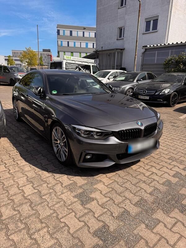 Grau Gebraucht 2019 BMW 440 Shadowline Coupé | 36.000 € (Etwas zu teuer) - Bild 1/4