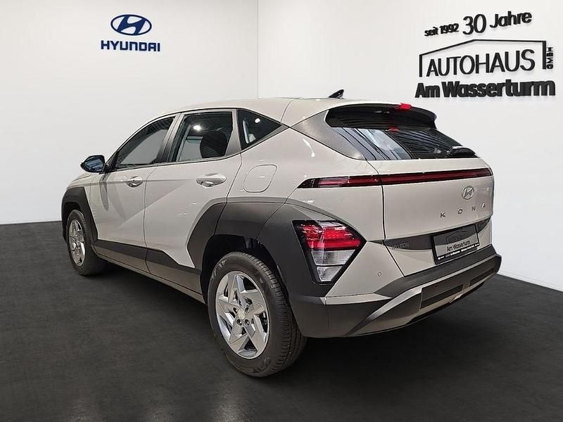 Neu Hyundai Kona Select 139 PS (102 kW) 2026 Cyber grey / met SUV