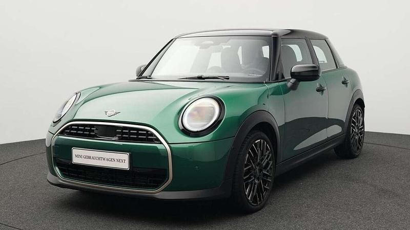Grün Gebraucht 2024 Mini Cooper Favoured Kleinwagen | 26.469 € (Guter Preis) - Bild 1/4