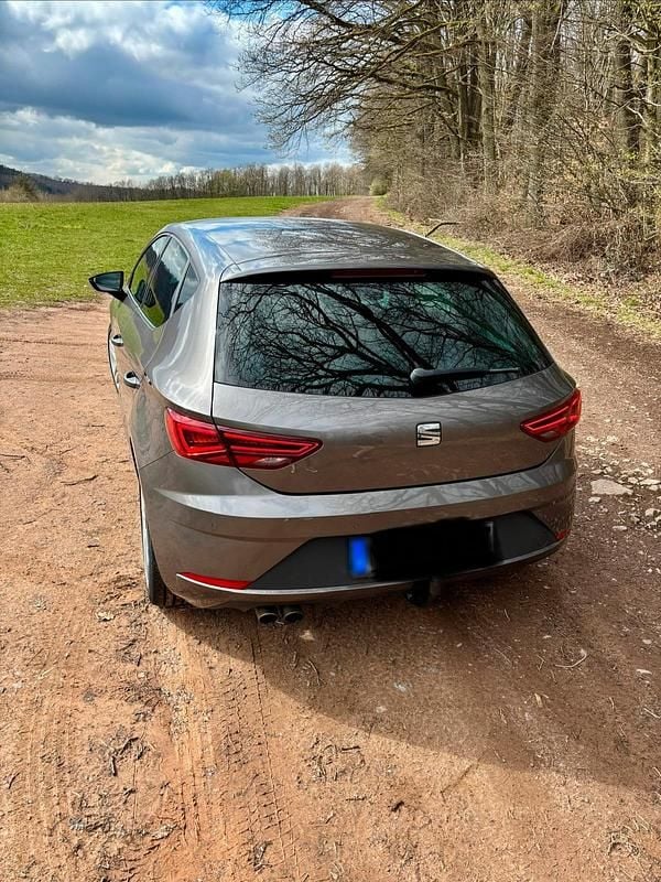 Gebraucht Seat Leon FR 179 PS (131 kW) 2017 Grau Limousine