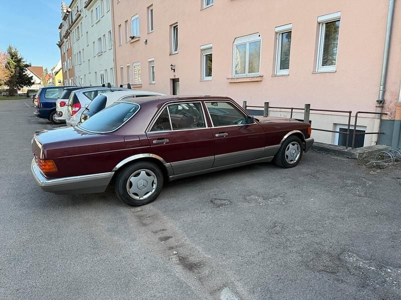 Second-hand Mercedes E300 188 CP (138 kW) 1988 Roșu Berlinǎ