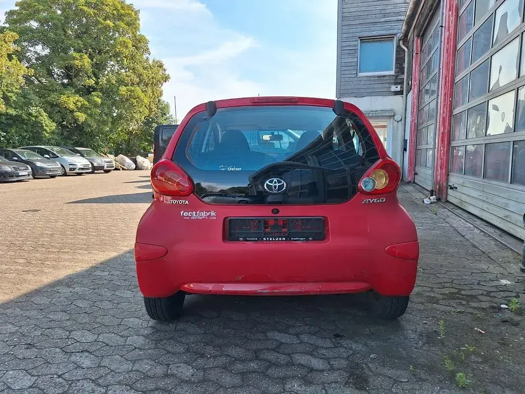 Gebraucht Toyota Aygo Cool 68 PS (50 kW) 2007 Rot Kleinwagen