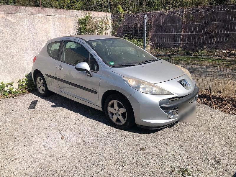 Gebraucht Peugeot 207 95 PS (69 kW) 2007 Silber Kleinwagen