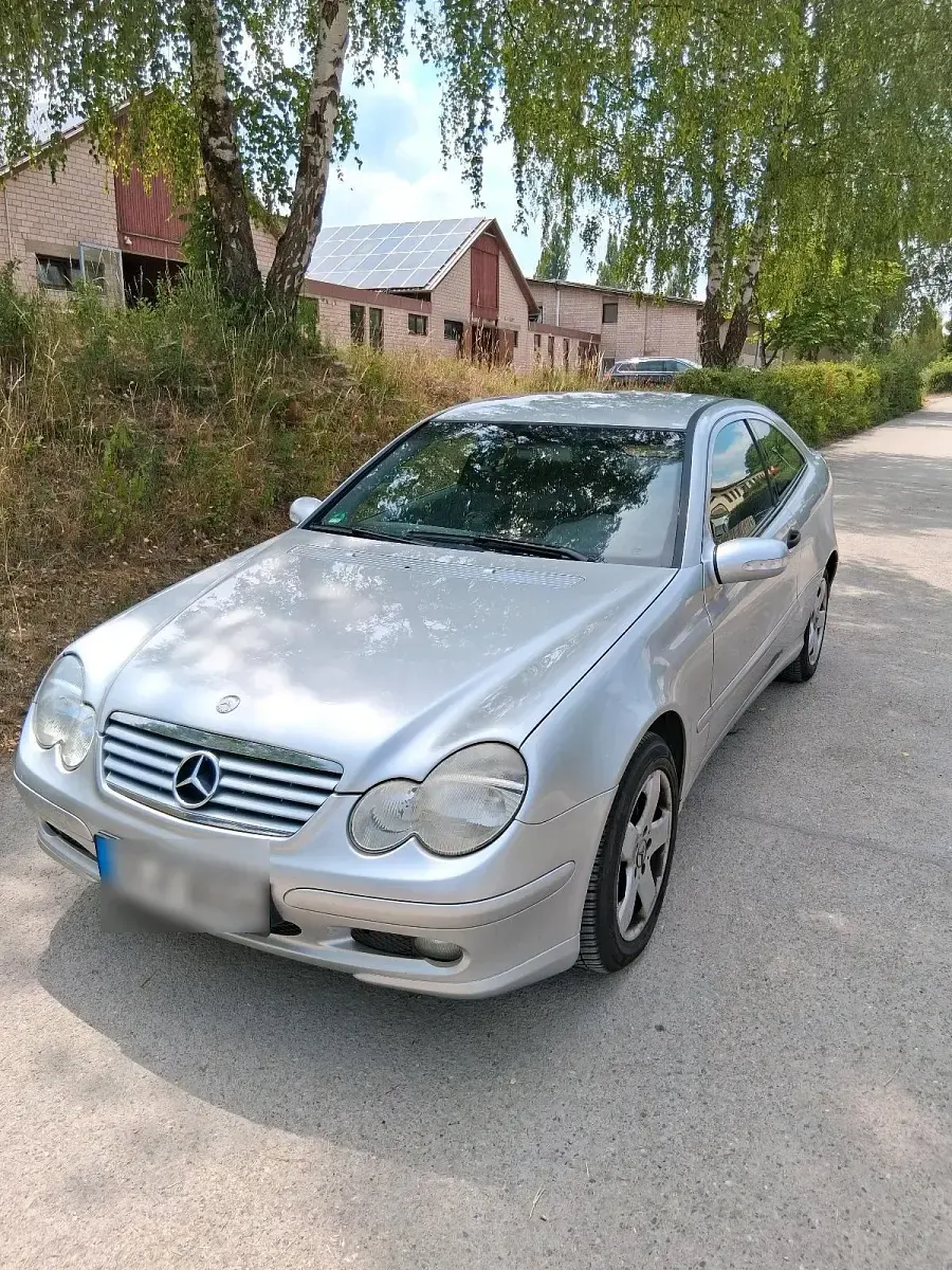 Gebraucht Mercedes C180 143 PS (105 kW) 2003 Silber Coupé