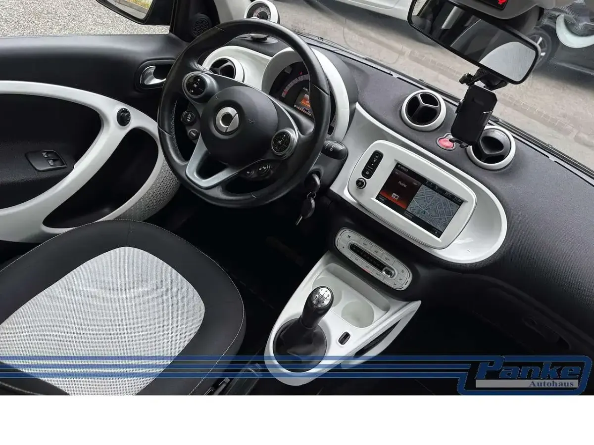 Gebraucht Smart ForFour 71 PS (52 kW) 2015 Schwarz Kleinwagen