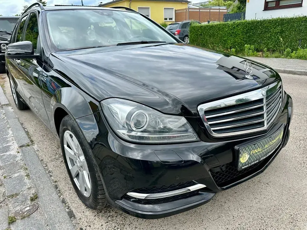 Gebraucht Mercedes C180 Edition 156 PS (114 kW) 2013 Schwarz Limousine
