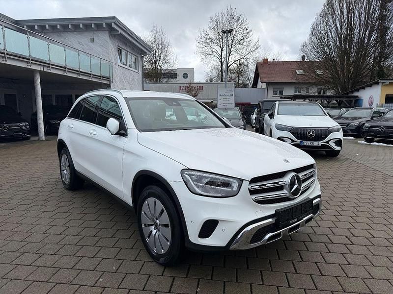 Gebraucht Mercedes GLC300e 194 PS (142 kW) 2021 Weiß SUV