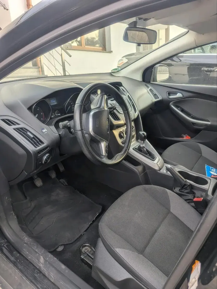 Gebraucht Ford Focus 116 PS (85 kW) 2013 Schwarz Kombi