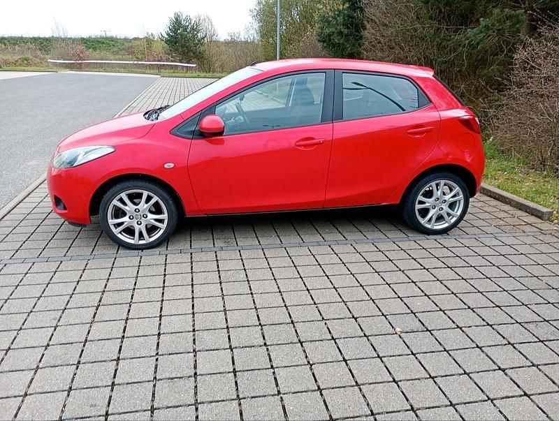 Gebraucht Mazda 2 86 PS (63 kW) 2009 Rot Kleinwagen