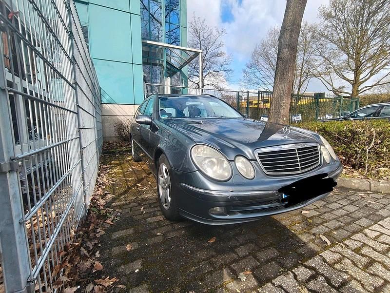 Gebraucht Mercedes E220 150 PS (110 kW) 2004 Silber Kombi