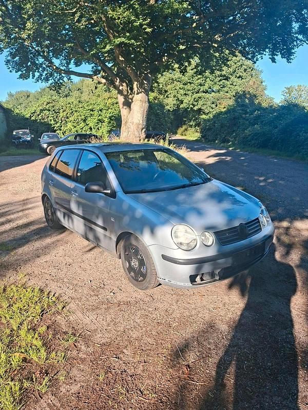 Silber Gebraucht 2002 VW Polo Kleinwagen | 500 € (Superpreis) - Bild 1/4