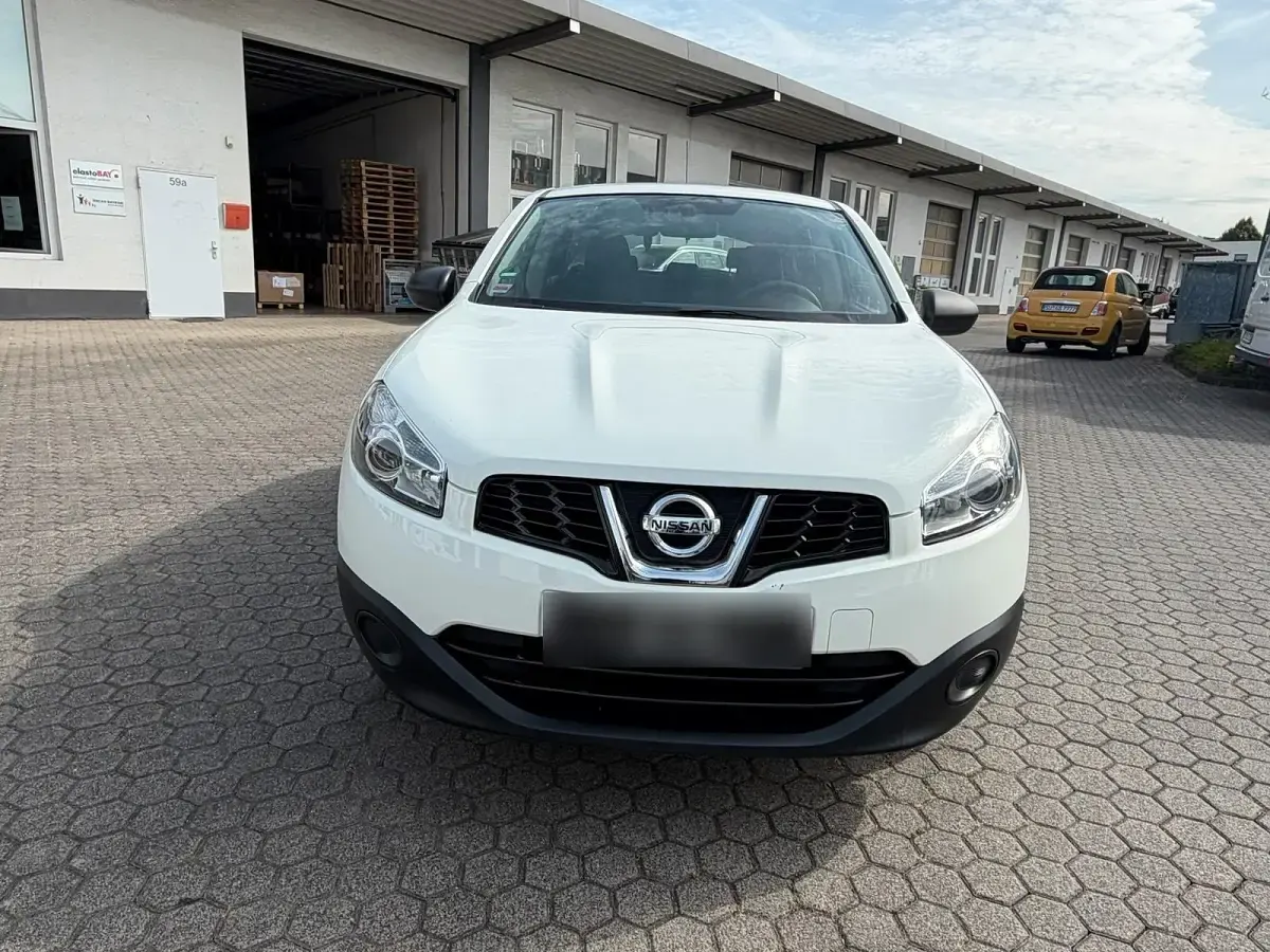 Gebraucht Nissan Qashqai 102 PS (75 kW) 2012 Weiß SUV