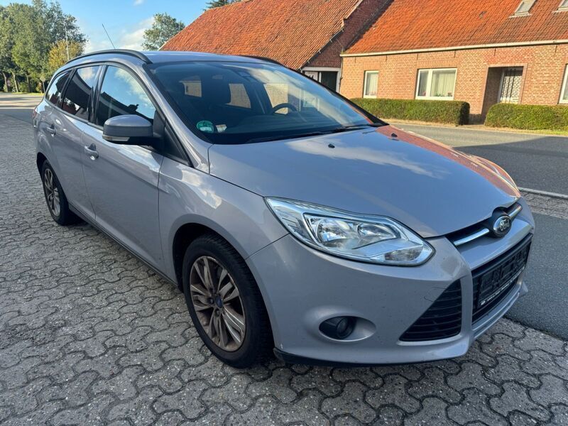 Gebraucht Ford Focus Trend 105 PS (77 kW) 2011 Silber Kombi