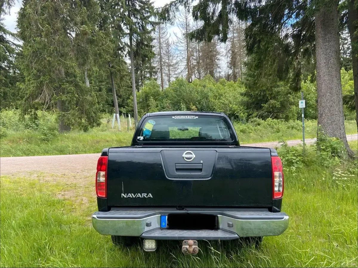 Gebraucht Nissan Navara 190 PS (139 kW) 2012 Schwarz Pickup