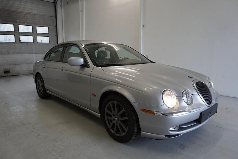 Second-hand Jaguar S-Type S 276 CP (202 kW) 2000 Argintiu Berlinǎ