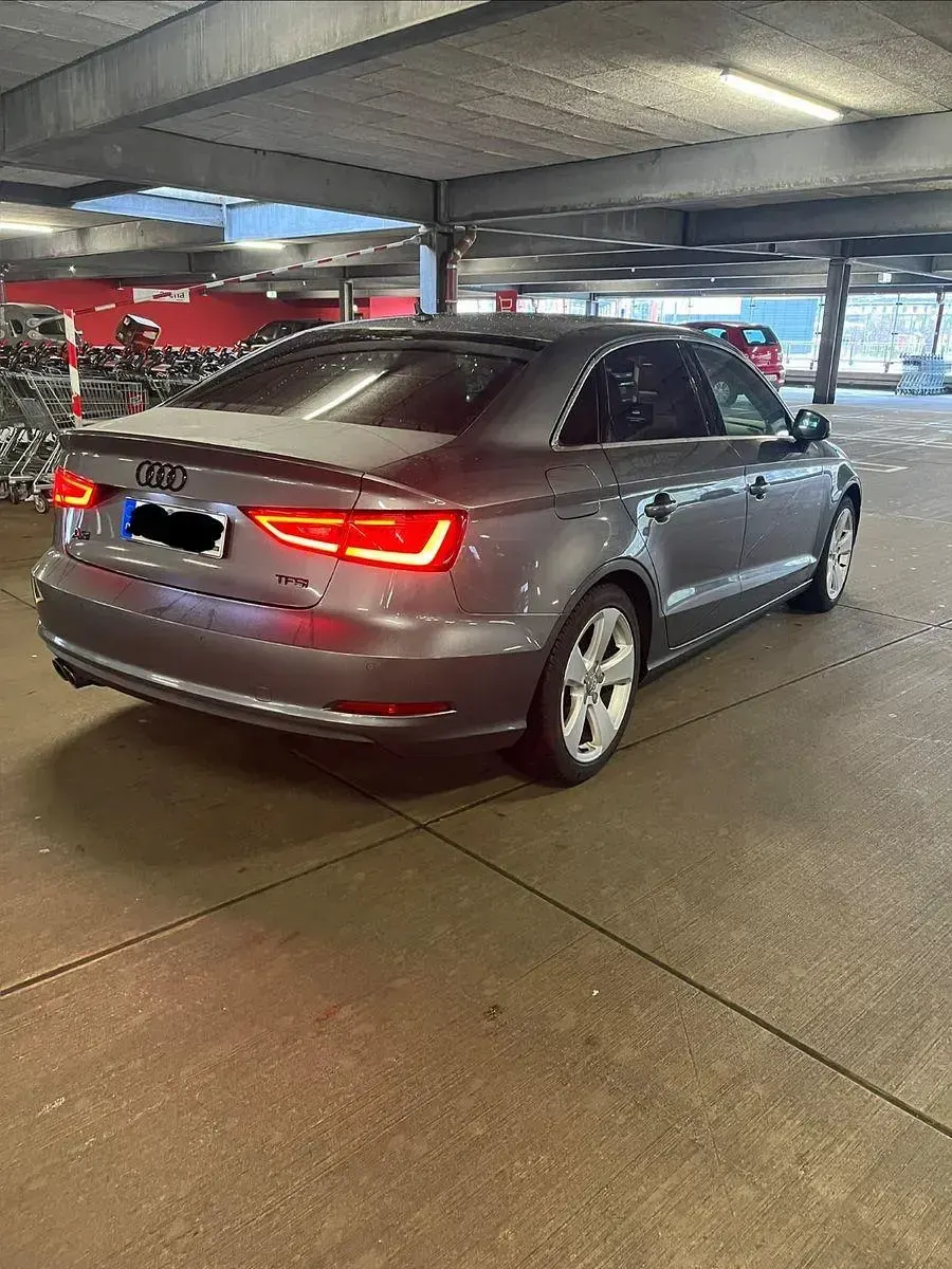 Gebraucht Audi A3 Comfort 150 PS (110 kW) 2015 Grau Limousine