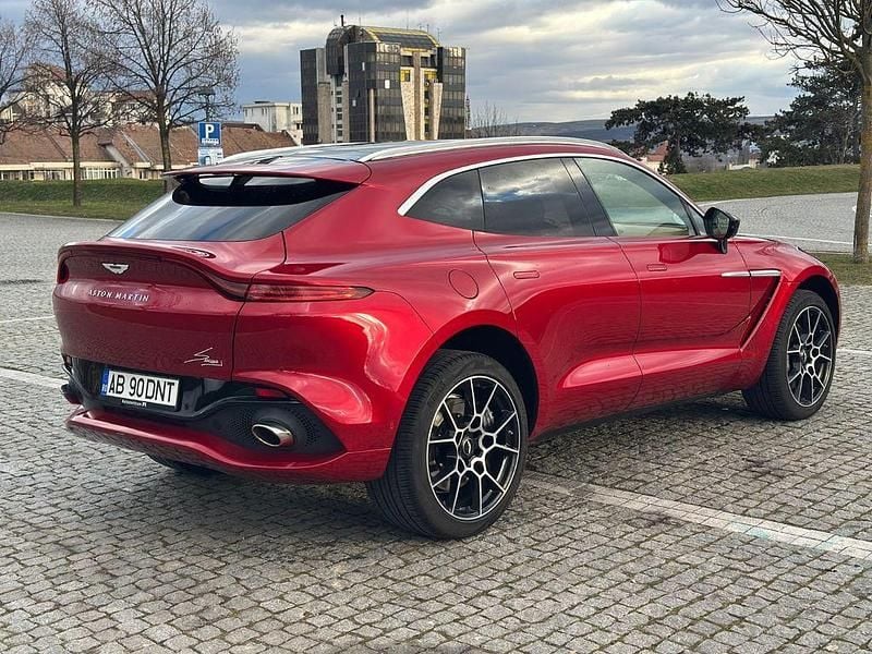 Gebraucht Aston Martin DBX 551 PS (405 kW) 2021 Rot SUV