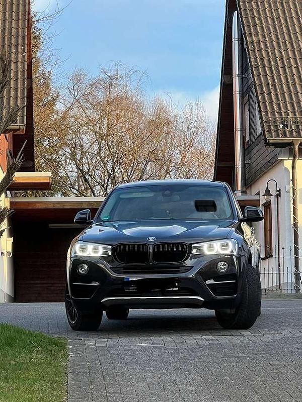 Grau Gebraucht 2016 BMW X4 xLine SUV | 20.000 € (Fairer Preis) - Bild 1/4