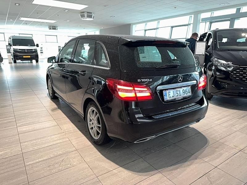 Gebraucht Mercedes B180 109 PS (80 kW) 2017 Schwarz Van / Kleinbus