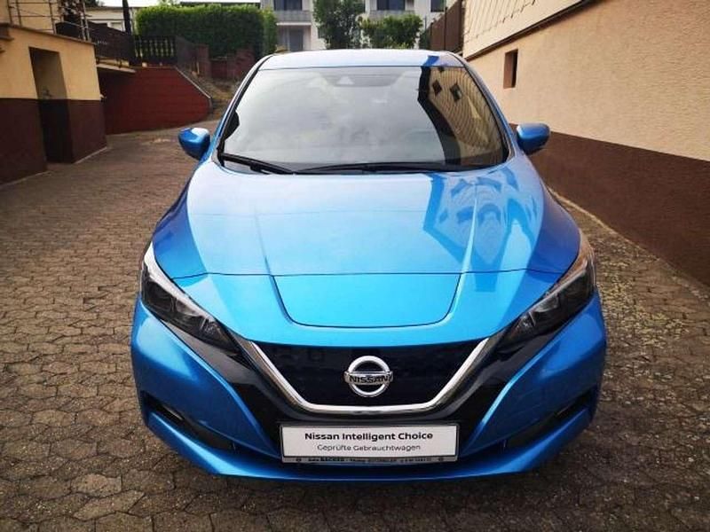 Gebraucht Nissan Leaf Acenta 110 kW (150 PS) 2020 Vivid blue (m) Kleinwagen