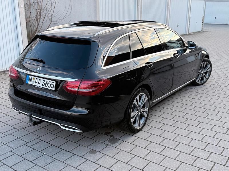 Gebraucht Mercedes C250 204 PS (150 kW) 2018 Schwarz Kombi