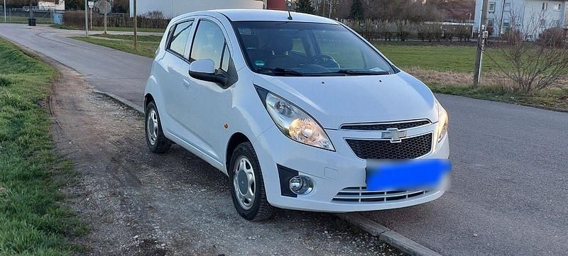 Gebraucht Chevrolet Spark 68 PS (50 kW) 2010 Weiß Kleinwagen