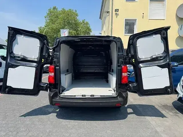 Gebraucht Peugeot Expert 150 PS (110 kW) 2022 Noir perla nera Van