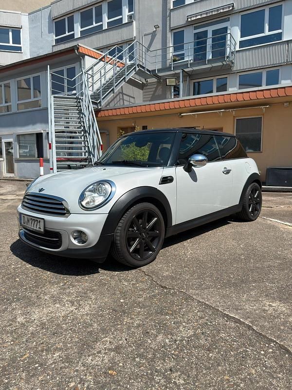 Weiß Gebraucht 2011 Mini Cooper Kleinwagen | 8.850 € - Bild 1/4
