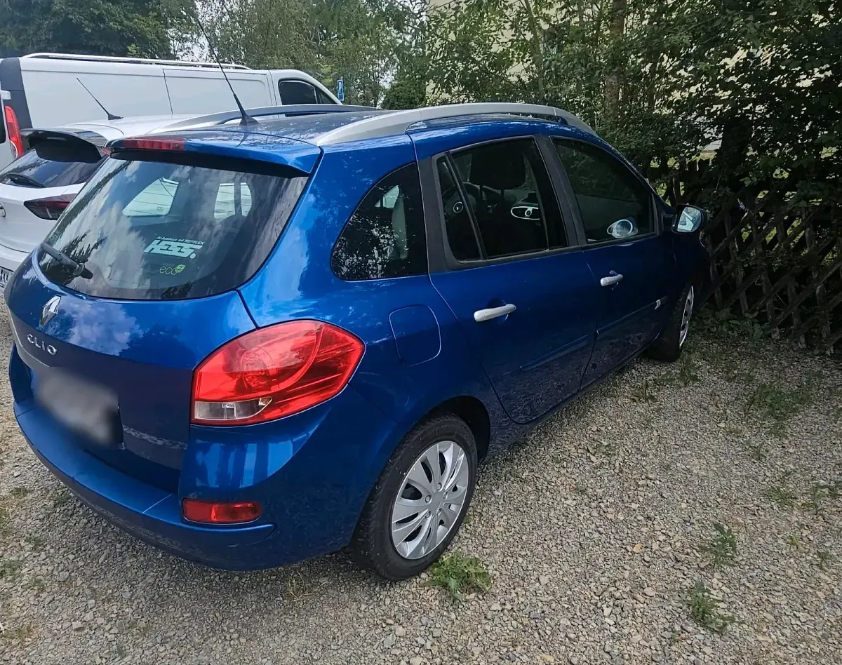 Gebraucht Renault Clio GrandTour 101 PS (74 kW) 2010 Blau Kombi