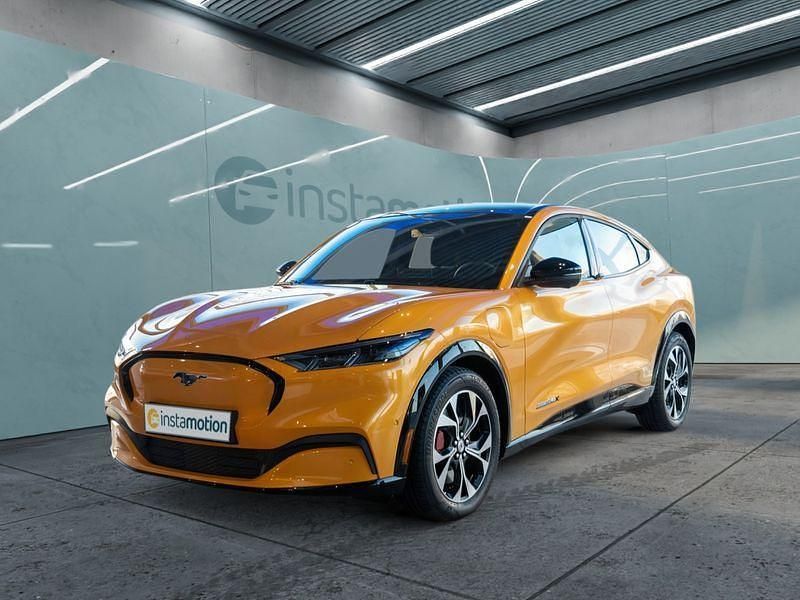 Orange Gebraucht 2023 Ford Mustang Mach-E SUV | 48.099 € (Etwas zu teuer) - Bild 1/4