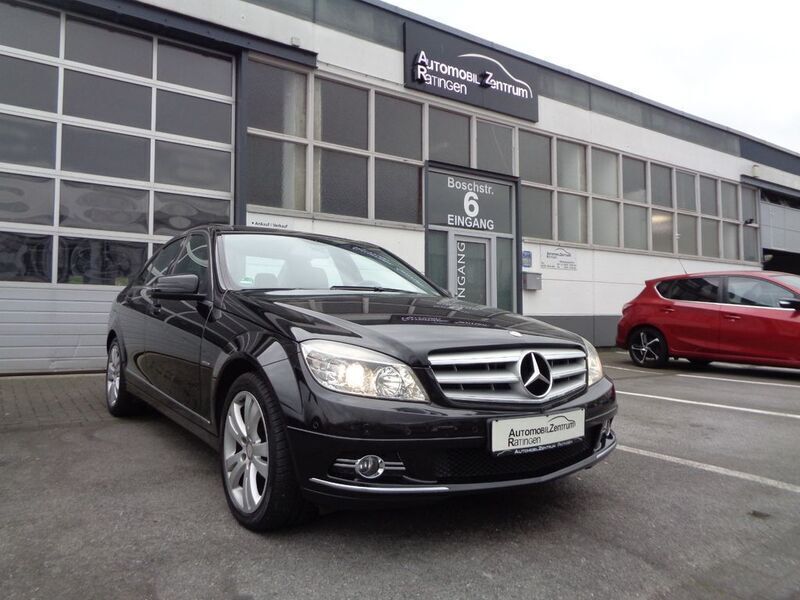 Schwarz Gebraucht 2009 Mercedes C200 Limousine | 7.990 € (Etwas zu teuer) - Bild 1/4
