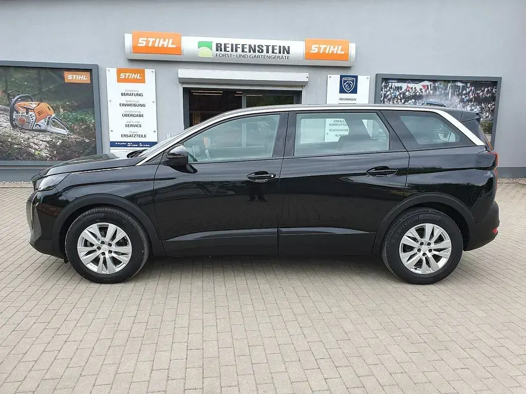 Gebraucht Peugeot 5008 Active 131 PS (96 kW) 2023 Perla nera (metallic) SUV