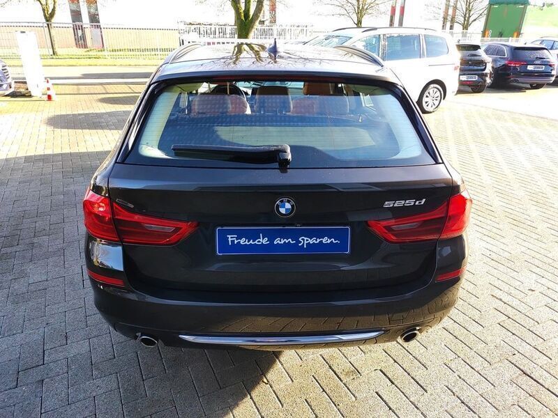 Gebraucht BMW 525 Luxury Line 231 PS (169 kW) 2018 Braun (jatobabraunmet.) Kombi