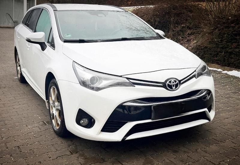 Gebraucht Toyota Avensis Edition-S 142 PS (104 kW) 2016 Weiß Kombi