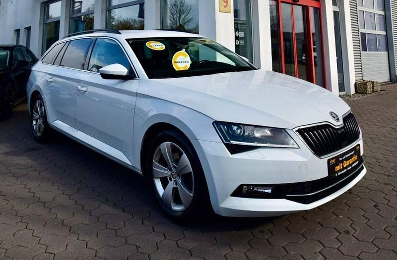 Gebraucht Skoda Superb Ambition 150 PS (110 kW) 2016 Weiß Kombi