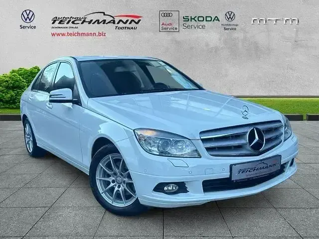Gebraucht Mercedes C300 231 PS (169 kW) 2010 Weiß Limousine